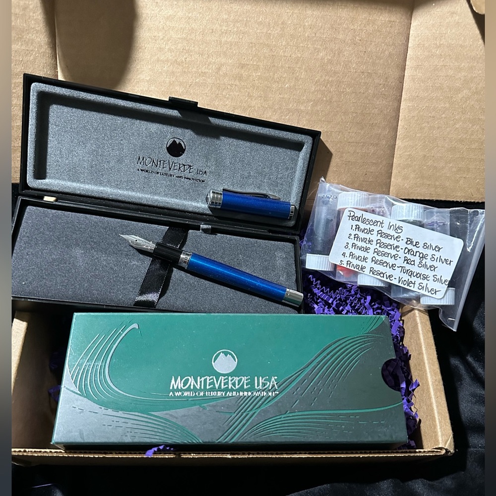 Monteverde Calligraphy Pen never been used Comes with 5 Pearlescent Inks